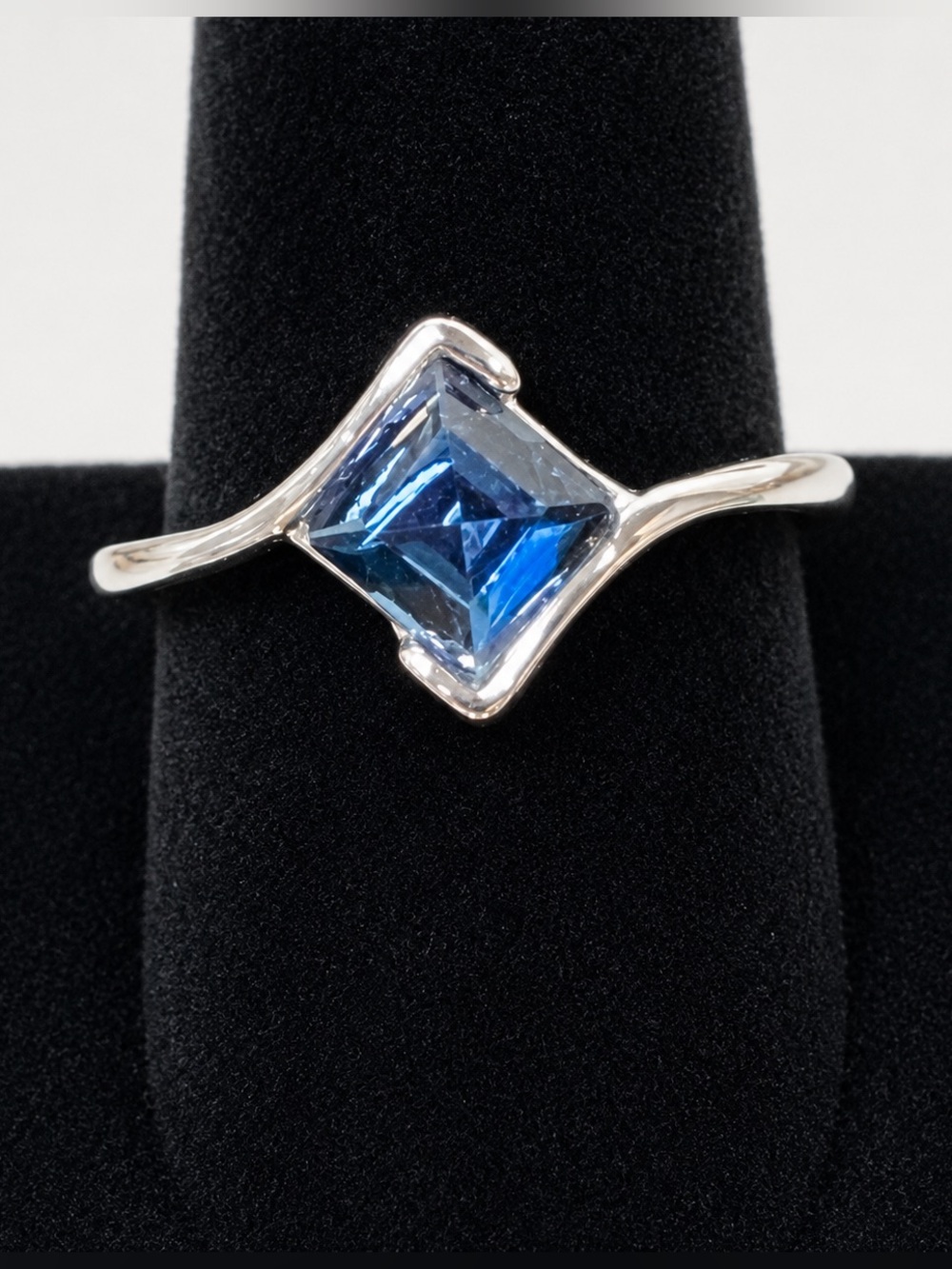 💥3/$50 Silver Tone & Sapphire Blue Square-Cut Crystal Ring | Dainty | Sz 7
